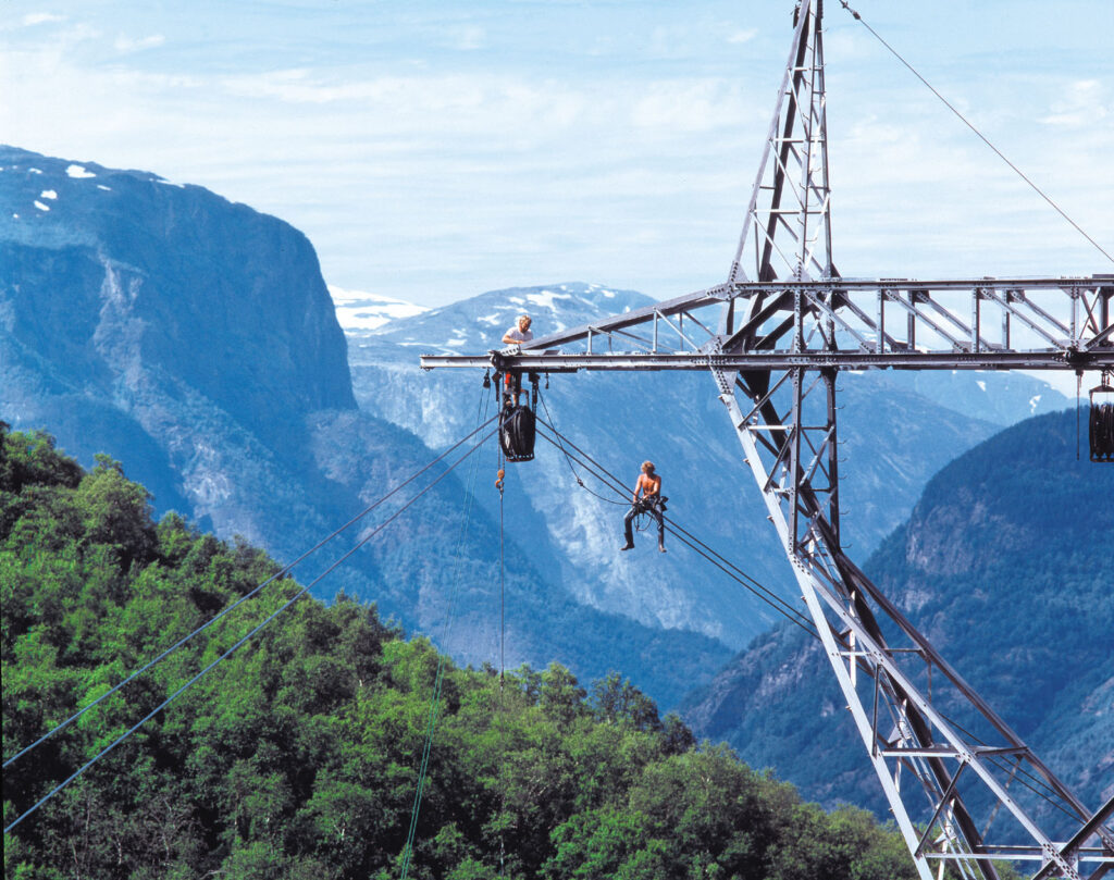 Vorbereitung für einen Freileitungszug in Norwegen
